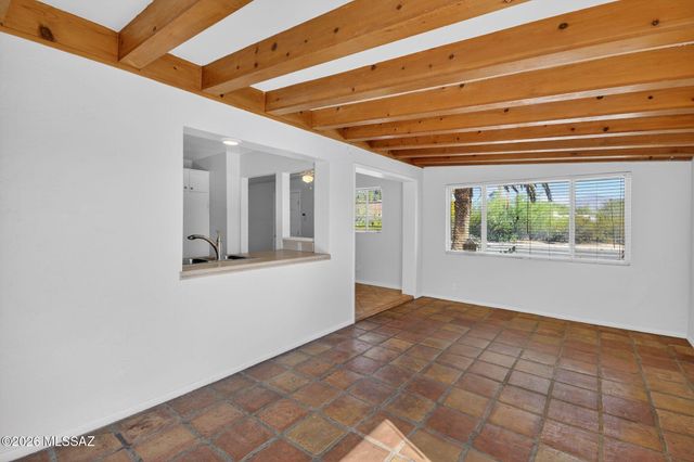 2272 E Blacklidge Drive, Tucson, AZ 85719