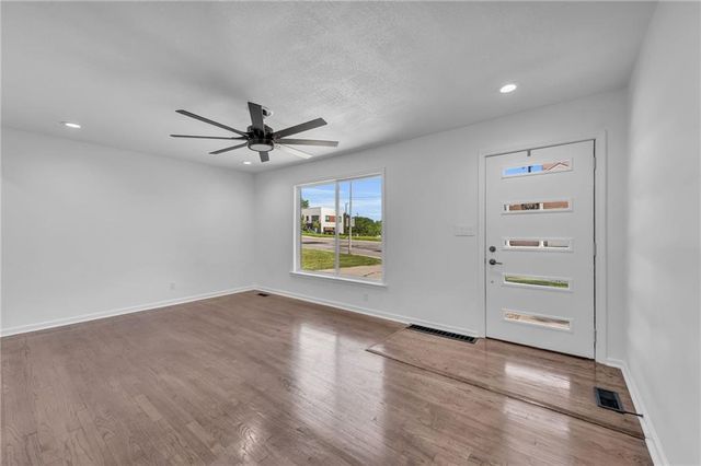 4709 W 75TH Street, Prairie Village, KS 66208