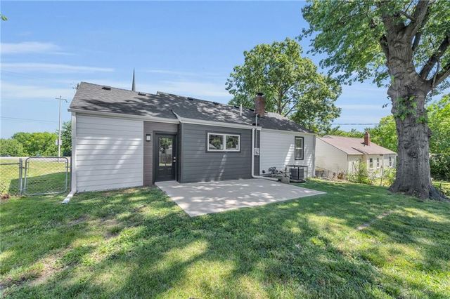 4709 W 75TH Street, Prairie Village, KS 66208
