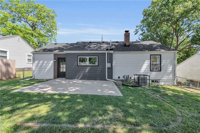 4709 W 75TH Street, Prairie Village, KS 66208