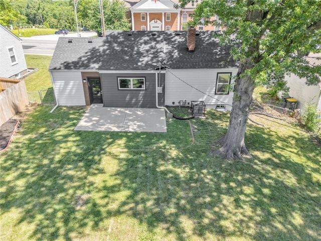 4709 W 75TH Street, Prairie Village, KS 66208