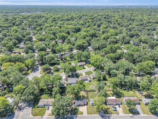 4709 W 75TH Street, Prairie Village, KS 66208