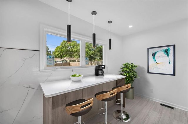 4709 W 75TH Street, Prairie Village, KS 66208