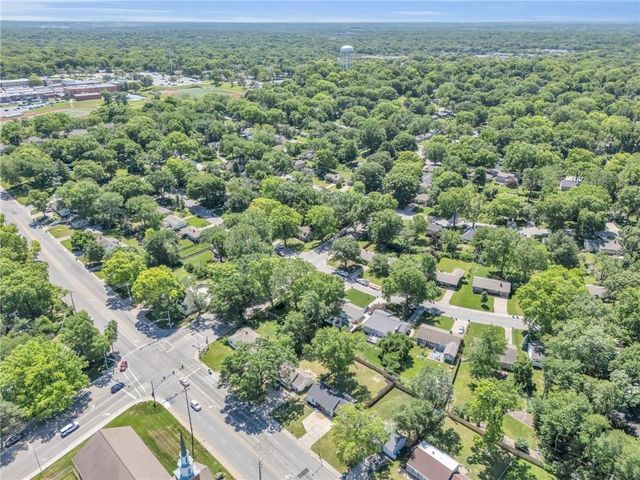 4709 W 75TH Street, Prairie Village, KS 66208