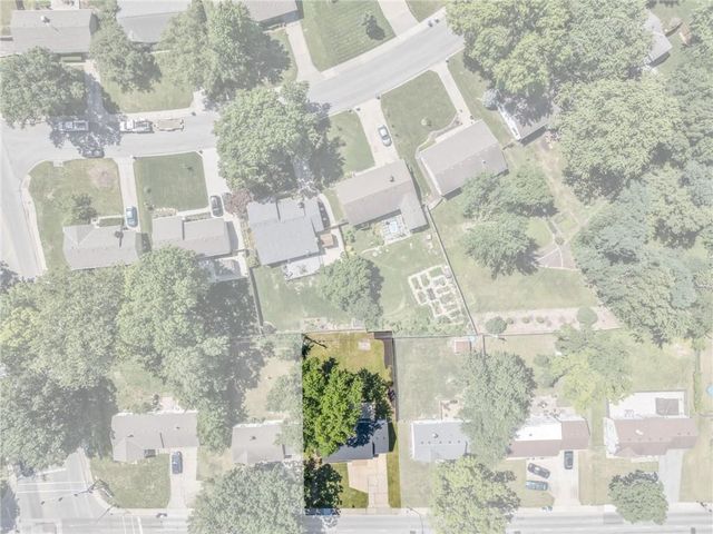 4709 W 75TH Street, Prairie Village, KS 66208