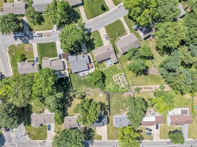 4709 W 75TH Street, Prairie Village, KS 66208