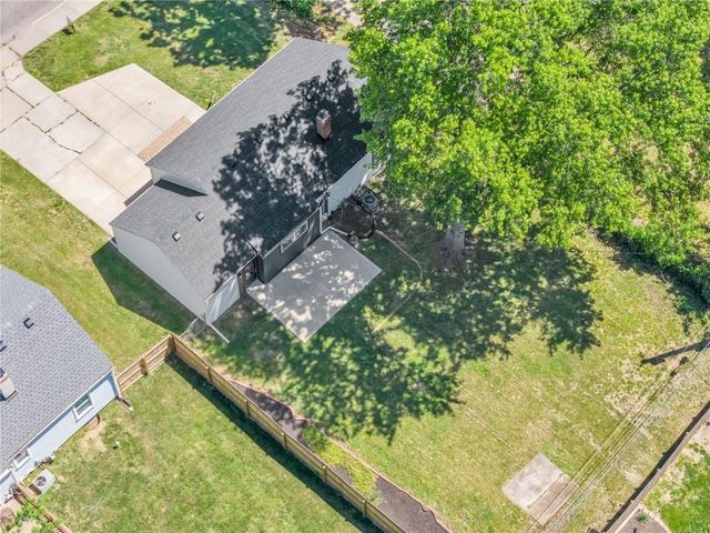 4709 W 75TH Street, Prairie Village, KS 66208