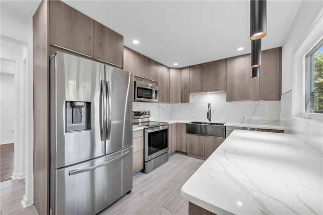 4709 W 75TH Street, Prairie Village, KS 66208