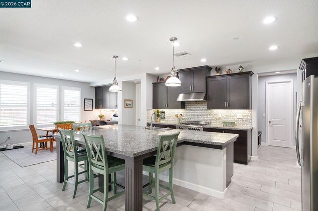 449 Avondale Ct, Brentwood, CA 94513