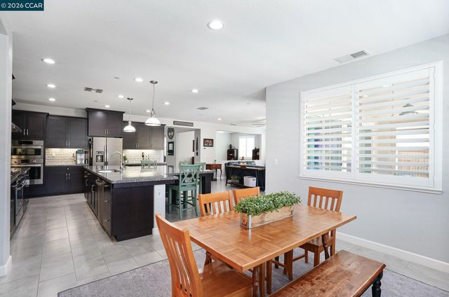 449 Avondale Ct, Brentwood, CA 94513