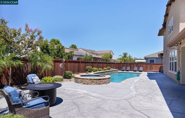 449 Avondale Ct, Brentwood, CA 94513
