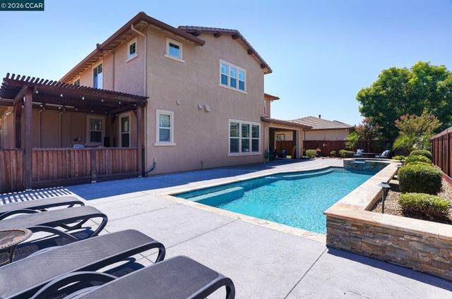 449 Avondale Ct, Brentwood, CA 94513