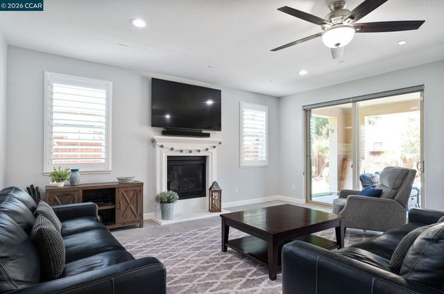 449 Avondale Ct, Brentwood, CA 94513