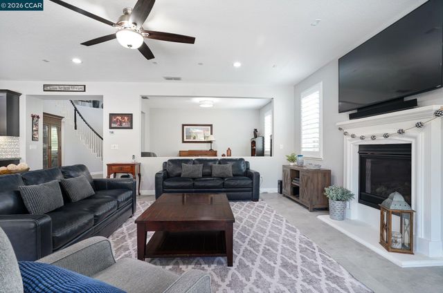 449 Avondale Ct, Brentwood, CA 94513