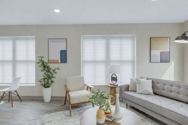 375 Cummins Highway 201, Boston, MA 02131