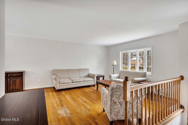 33 Acorn Ave., Clifton Park, NY 12065