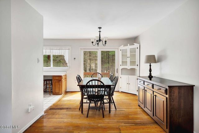 33 Acorn Ave., Clifton Park, NY 12065