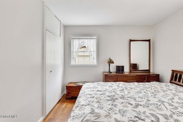 33 Acorn Ave., Clifton Park, NY 12065