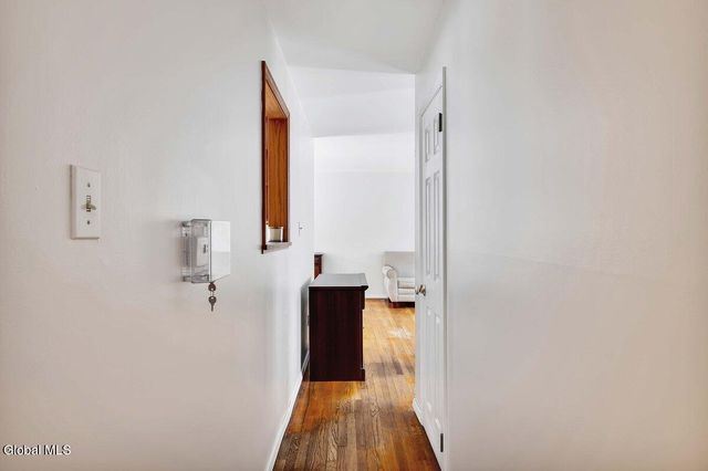 33 Acorn Ave., Clifton Park, NY 12065