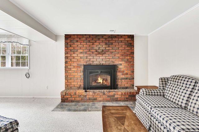 33 Acorn Ave., Clifton Park, NY 12065