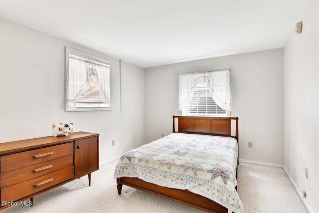 33 Acorn Ave., Clifton Park, NY 12065