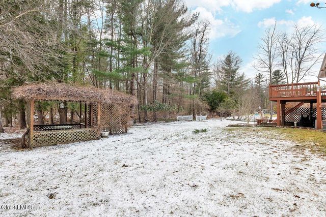 33 Acorn Ave., Clifton Park, NY 12065