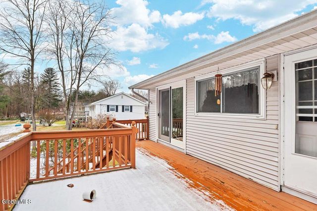 33 Acorn Ave., Clifton Park, NY 12065