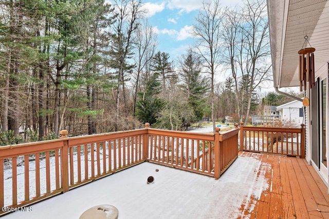 33 Acorn Ave., Clifton Park, NY 12065