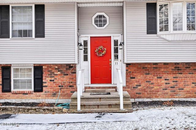 33 Acorn Ave., Clifton Park, NY 12065