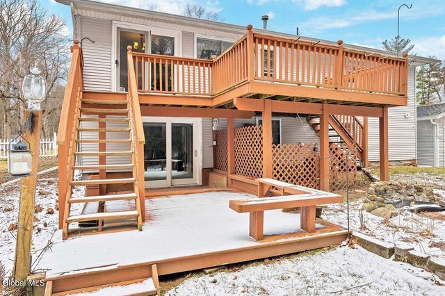 33 Acorn Ave., Clifton Park, NY 12065