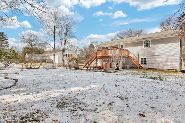 33 Acorn Ave., Clifton Park, NY 12065