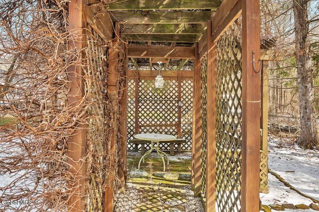 33 Acorn Ave., Clifton Park, NY 12065