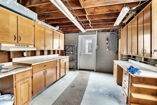 33 Acorn Ave., Clifton Park, NY 12065