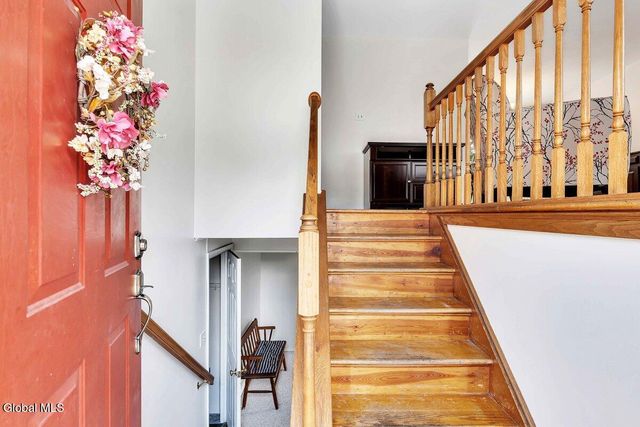 33 Acorn Ave., Clifton Park, NY 12065