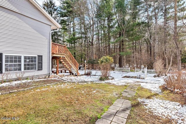 33 Acorn Ave., Clifton Park, NY 12065