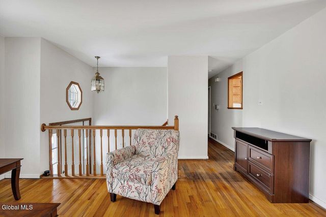 33 Acorn Ave., Clifton Park, NY 12065