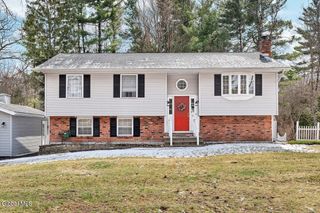 33 Acorn Ave., Clifton Park, NY 12065