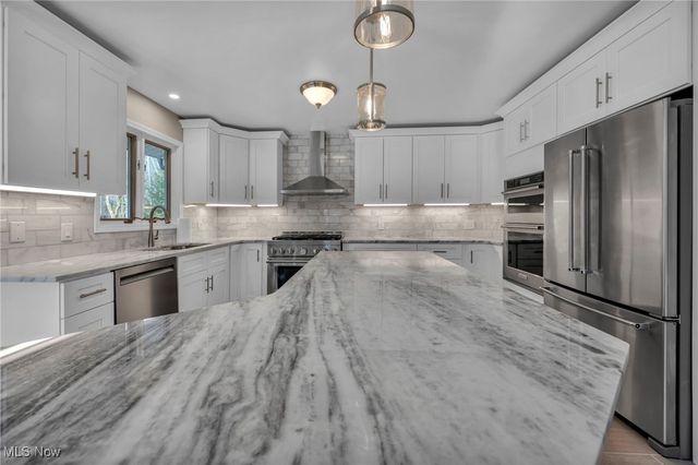 34600 Mcafee Drive, Solon, OH 44139