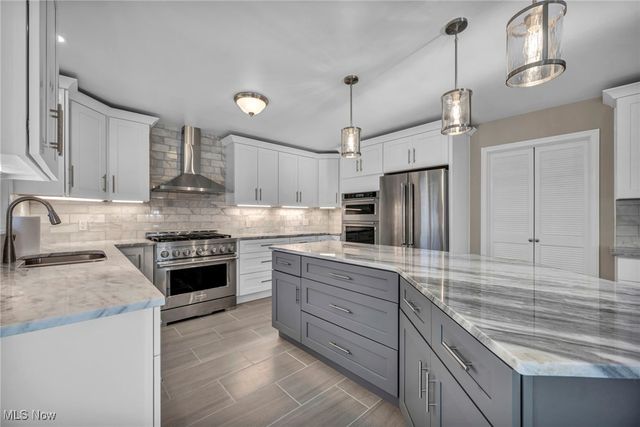 34600 Mcafee Drive, Solon, OH 44139