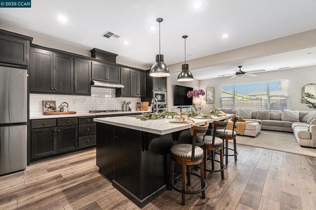 208 Littleton St, Oakley, CA 94561