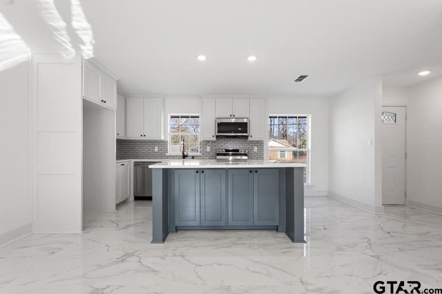 1608 Austin Dr, Tyler, TX 75701