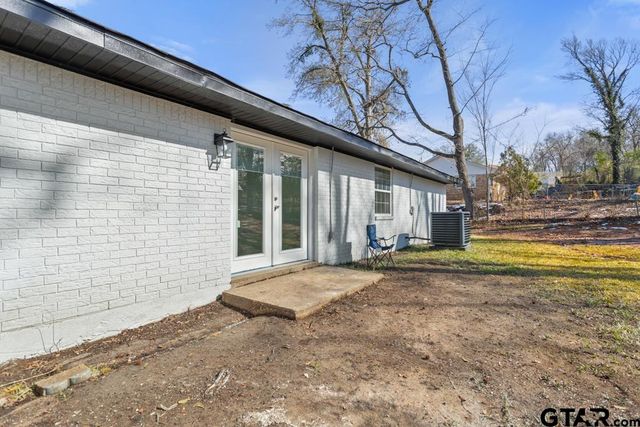 1608 Austin Dr, Tyler, TX 75701