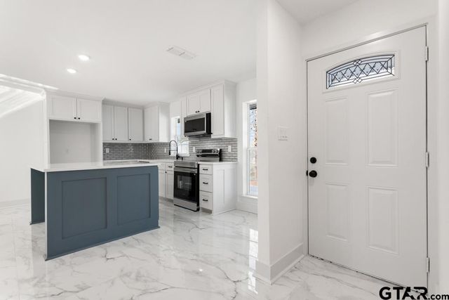 1608 Austin Dr, Tyler, TX 75701