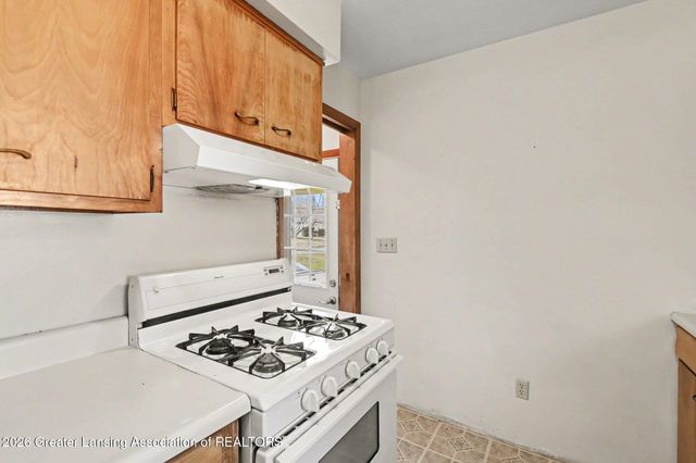 6253 Hilliard Road, Lansing, MI 48911