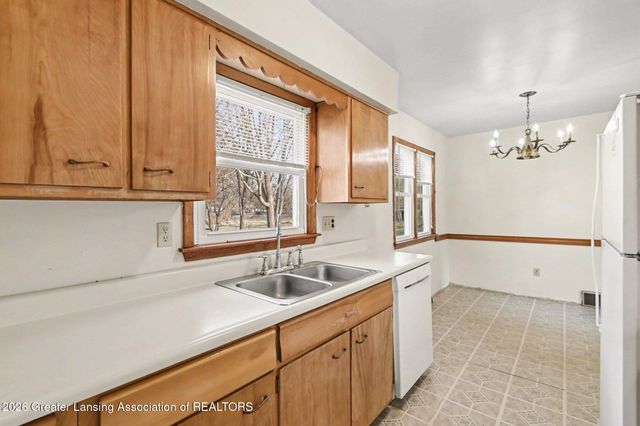 6253 Hilliard Road, Lansing, MI 48911