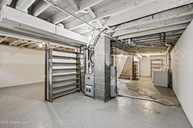 6253 Hilliard Road, Lansing, MI 48911