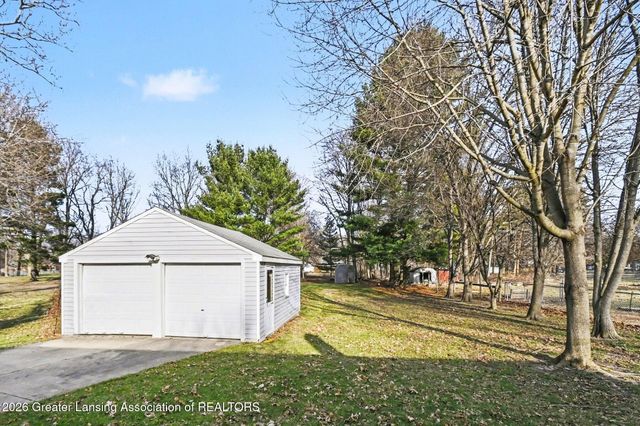 6253 Hilliard Road, Lansing, MI 48911