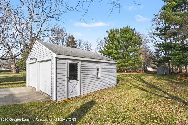 6253 Hilliard Road, Lansing, MI 48911