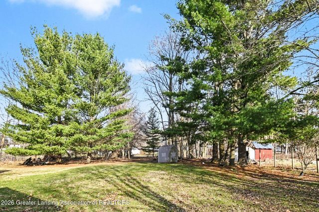 6253 Hilliard Road, Lansing, MI 48911