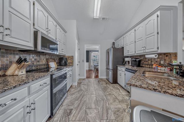 106 Stadia Circle, Harvest, AL 35749